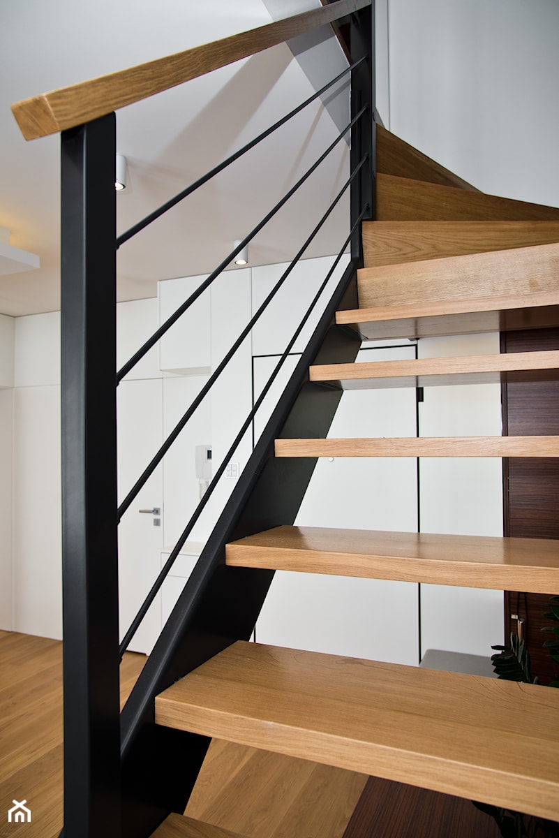 przedpokój i korytarz - Schody wachlarzowe drewniane metalowe - zdjęcie od Fawre s.c.