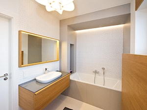 Łazienka, toaleta - Mała łazienka z oknem, styl nowoczesny - zdjęcie od Fawre s.c.