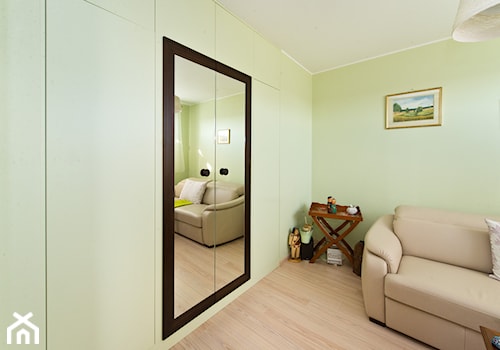 Gabinet - Małe w osobnym pomieszczeniu z sofą zielone biuro, styl tradycyjny - zdjęcie od Fawre s.c.