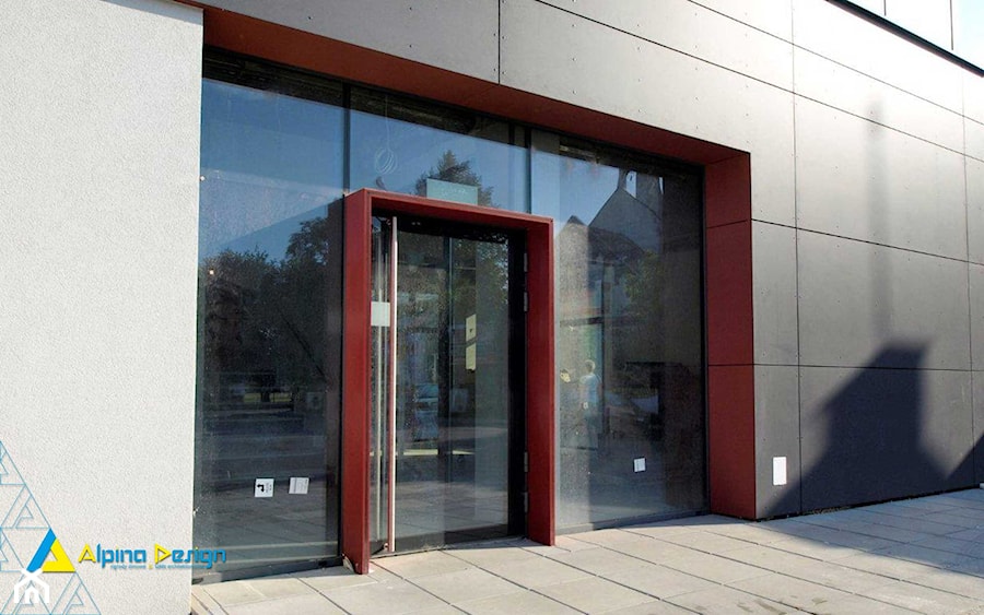 szkło architektoniczne - elewacja, wejscie 2 - Wnętrza publiczne, styl nowoczesny - zdjęcie od Alpina Ogrody Zimowe & Szkło Architektoniczne
