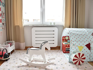 Średni beżowy biały pokój dziecka dla dziecka dla chłopca dla dziewczynki dla rodzeństwa, styl minimalistyczny - zdjęcie od Milan design