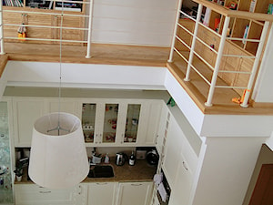 Mieszkanie z antresolą - Kuchnia, styl tradycyjny - zdjęcie od R-design Pracownia Architektoniczna
