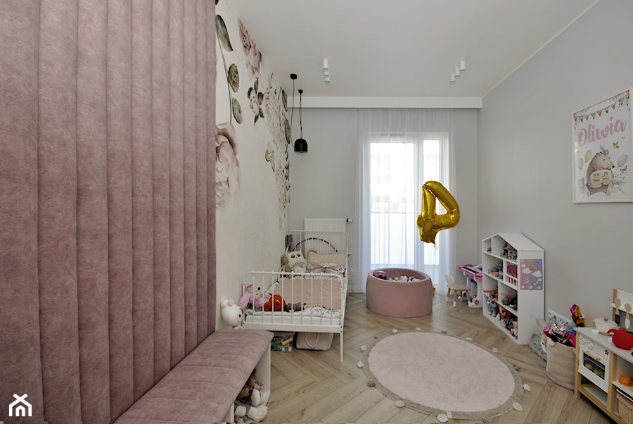 Projekt mieszkania 76mkw - Średni szary pokój dziecka dla dziecka dla dziewczynki, styl nowoczesny - zdjęcie od Piotr Stolarek PROJEKTOWANIE WNĘTRZ