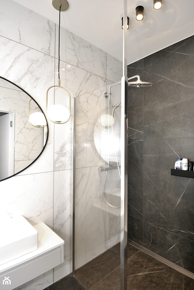 Projekt mieszkania 76mkw - Mała z punktowym oświetleniem łazienka, styl nowoczesny - zdjęcie od Piotr Stolarek PROJEKTOWANIE WNĘTRZ
