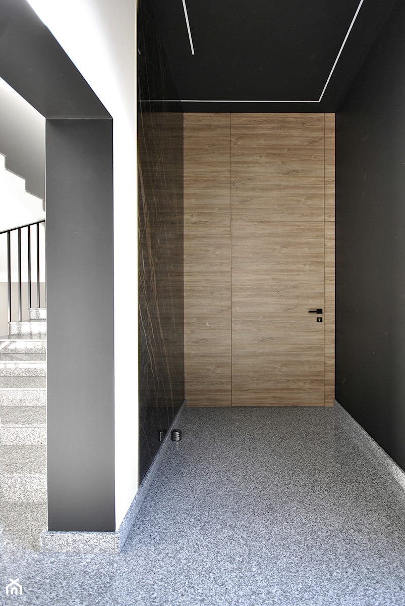 realizacja klatki schodowej w apartamentowcu - Wnętrza publiczne - zdjęcie od Piotr Stolarek PROJEKTOWANIE WNĘTRZ