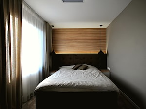 PROJEKT MIESZKANIA PENTHAUS - Mała szara sypialnia, styl glamour - zdjęcie od Piotr Stolarek PROJEKTOWANIE WNĘTRZ