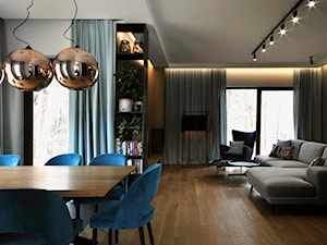 Dom w Józefowie - Średni szary salon z jadalnią z tarasem / balkonem, styl nowoczesny - zdjęcie od Piotr Stolarek PROJEKTOWANIE WNĘTRZ