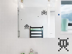 Dom jednorodzinny - Metamorfoza - Średnia łazienka z oknem, styl minimalistyczny - zdjęcie od PracowniaPolka