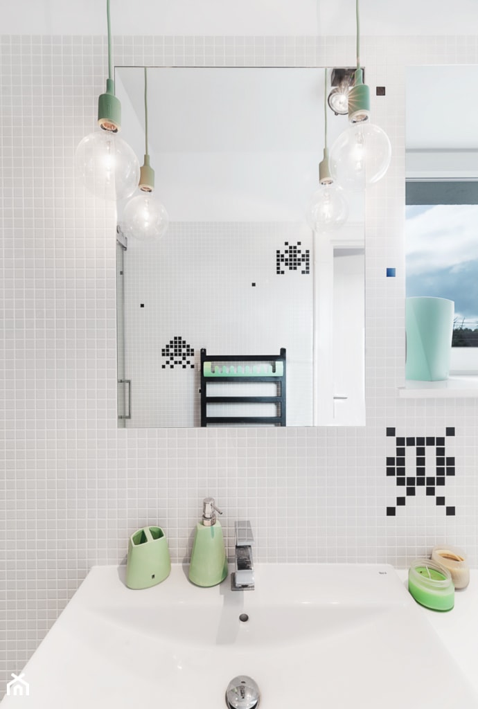Dom jednorodzinny - Metamorfoza - Średnia łazienka z oknem, styl minimalistyczny - zdjęcie od PracowniaPolka - Homebook