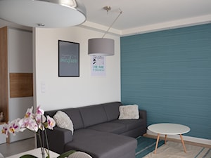 Mieszkanie w Iławie - Mały biały niebieski salon, styl nowoczesny - zdjęcie od Studio Projekt