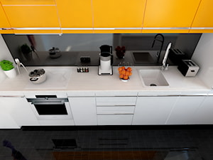 kuchnia white and orange - Kuchnia, styl nowoczesny - zdjęcie od Michał Ślusarczyk