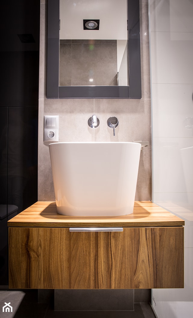 Męska łazienka - Mała bez okna łazienka, styl minimalistyczny - zdjęcie od Inter Adore - Homebook