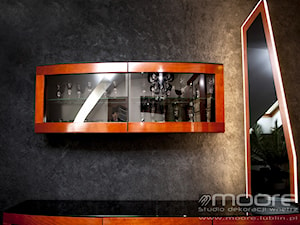 Czarny opalizujący tynk dekoracyjny - zdjęcie od Studio Dekoracji Wnętrz MOORE