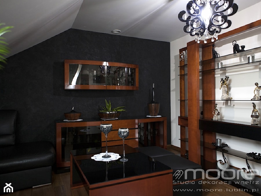 Czarny opalizujący tynk dekoracyjny - zdjęcie od Studio Dekoracji Wnętrz MOORE