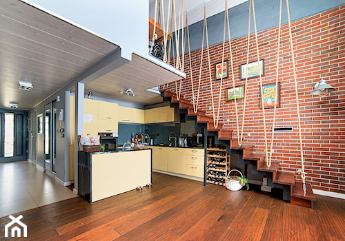 Loft Legnica zdjęcia z realizacji - Mały czarny szary salon z kuchnią, styl industrialny - zdjęcie od Niebudek Interior Design Agnieszka Niebudek