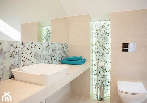 Poddasze 80m - Mała łazienka z oknem, styl nowoczesny - zdjęcie od Projekt Kolektyw