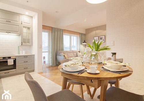 Mieszkanie 60m2 - Średnia beżowa jadalnia w salonie w kuchni, styl skandynawski - zdjęcie od Projekt Kolektyw