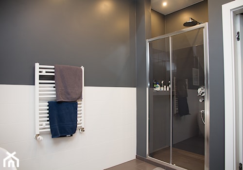 Dom w Bibicach - Średnia bez okna łazienka, styl minimalistyczny - zdjęcie od ML Projekt