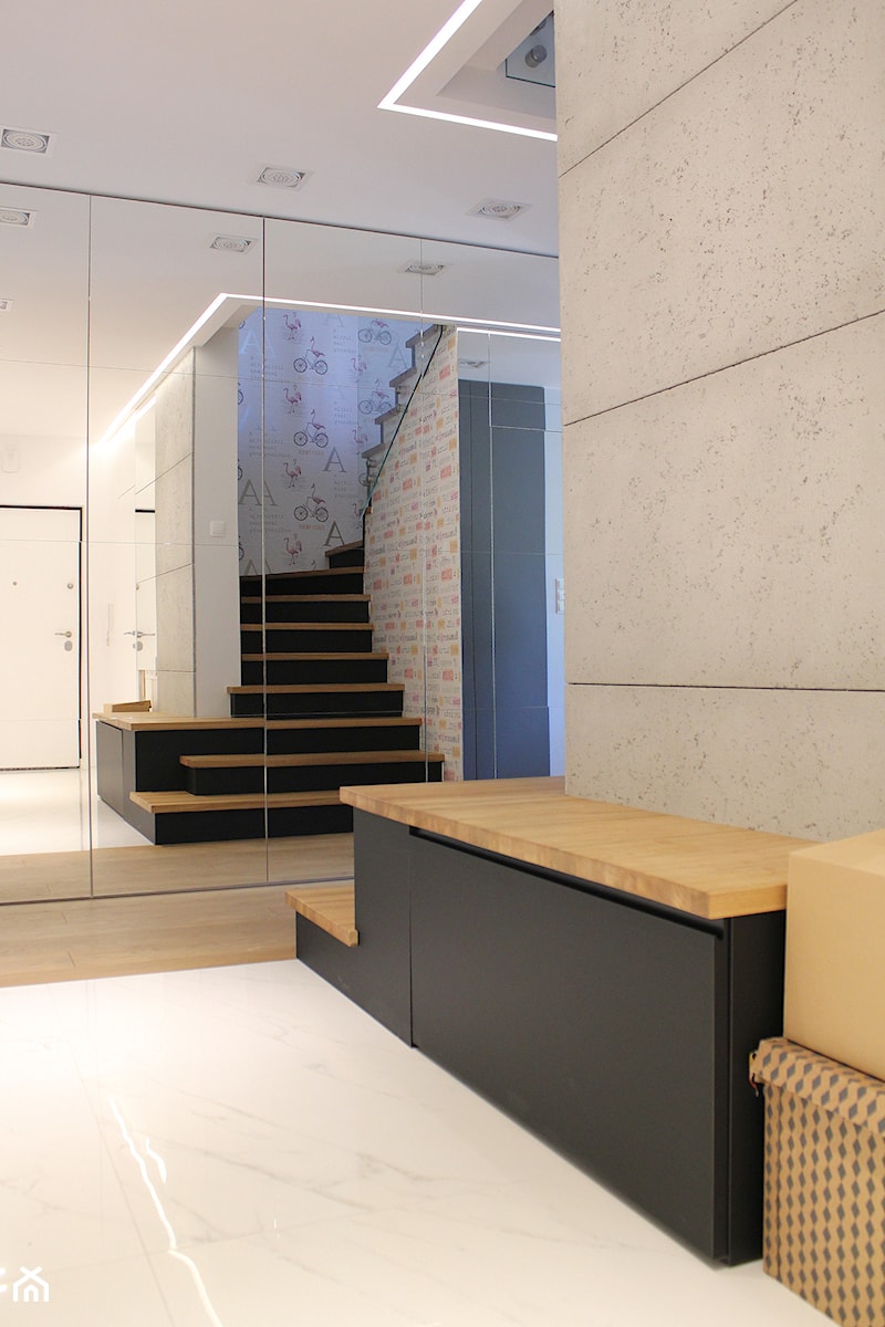 Apartament 170 m2 - Średni szary hol / przedpokój, styl nowoczesny - zdjęcie od INSOLITO INTERIOR