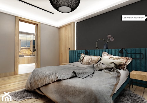 DOM W DYLEWIE - Średnia czarna szara sypialnia z łazienką, styl nowoczesny - zdjęcie od LESINSKA CONCEPT