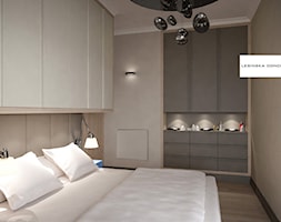 APARTAMENT PONADCZASOWY SZARY - Mała beżowa sypialnia, styl nowoczesny - zdjęcie od LESINSKA CONCEPT - Homebook