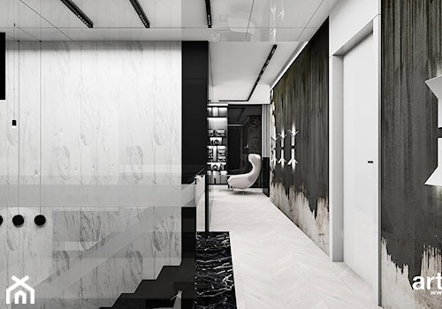 THE ONLY GAME IN TOWN | II | Wnętrza domu - Duży biały czarny z marmurem na podłodze hol / przedpokój, styl nowoczesny - zdjęcie od ARTDESIGN architektura wnętrz