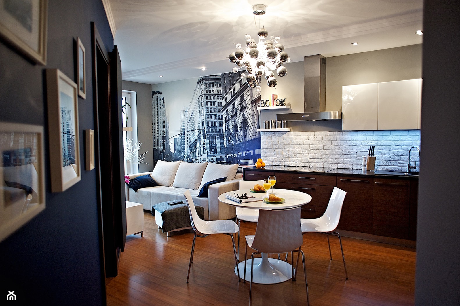 mieszkanie rodzeństwa 76m2 - Salon, styl nowoczesny - zdjęcie od rooMore - Homebook