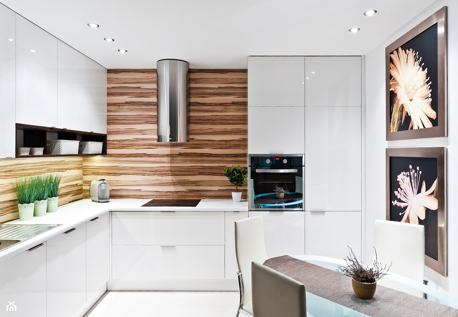 Kuchnia - Apartament IV - Średnia otwarta z salonem biała z zabudowaną lodówką z nablatowym zlewozmywakiem kuchnia w kształcie litery l, styl nowoczesny - zdjęcie od Meble Ideal - Homebook
