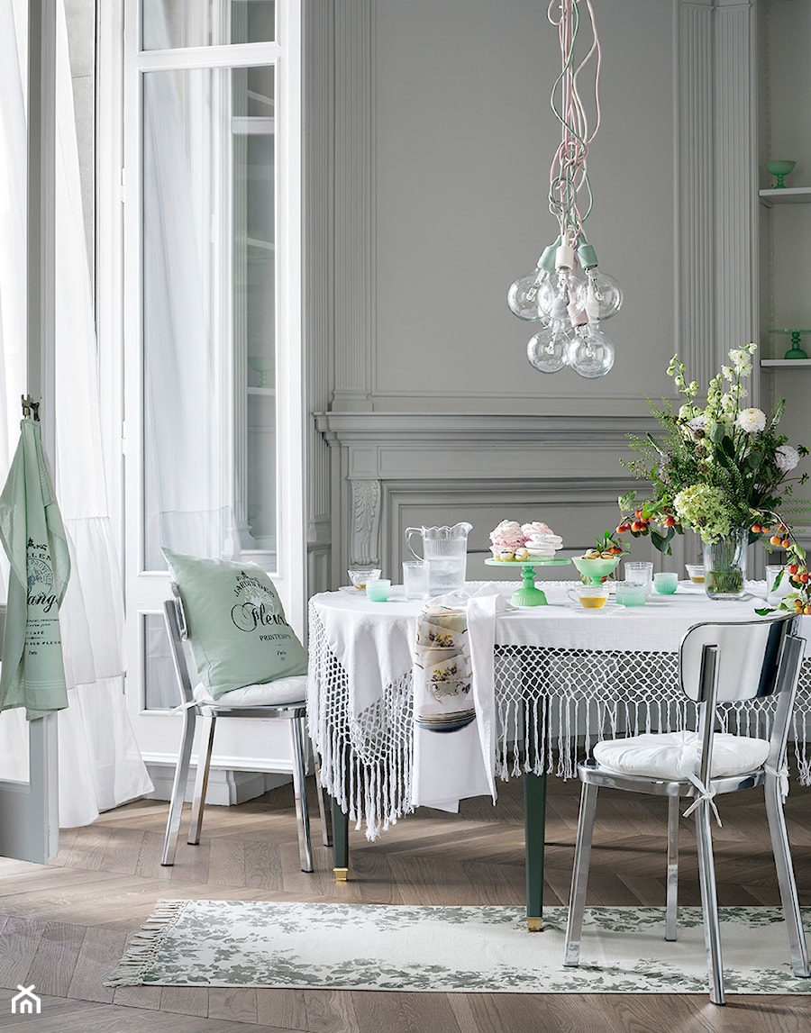 Spring 2015 - Średnia szara jadalnia jako osobne pomieszczenie, styl nowoczesny - zdjęcie od H&M Home