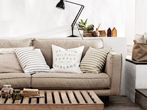 katalog wiosna 2015 - Biały salon, styl skandynawski - zdjęcie od H&M Home