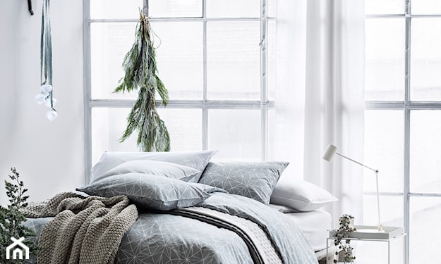 świąteczna dekoracja sypialni w stylu skandynawskim