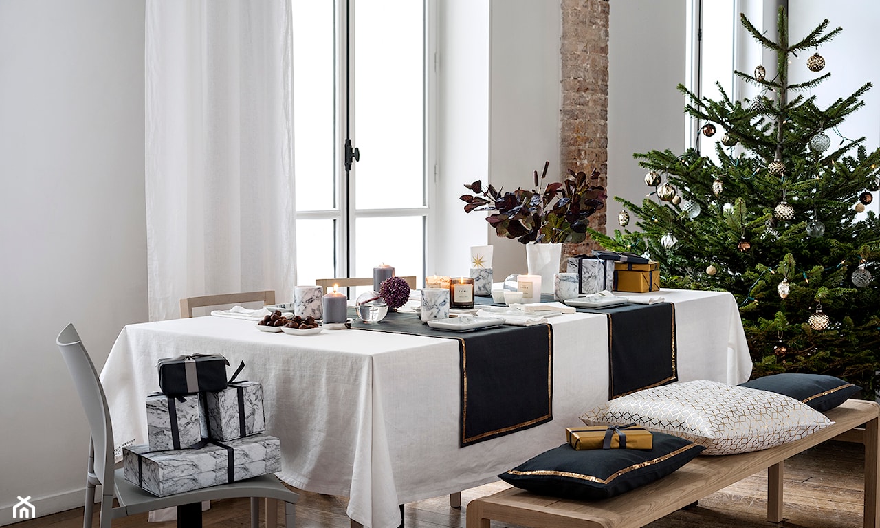 świąteczne nakrycie stołu w jadalni skandynawskiej