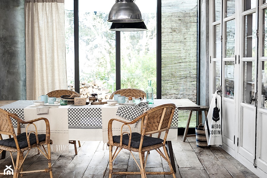 Spring 2015 - Mała szara jadalnia jako osobne pomieszczenie, styl skandynawski - zdjęcie od H&M Home