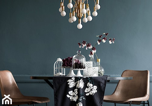 katalog wiosna 2015 - Mała czarna jadalnia jako osobne pomieszczenie, styl skandynawski - zdjęcie od H&M Home