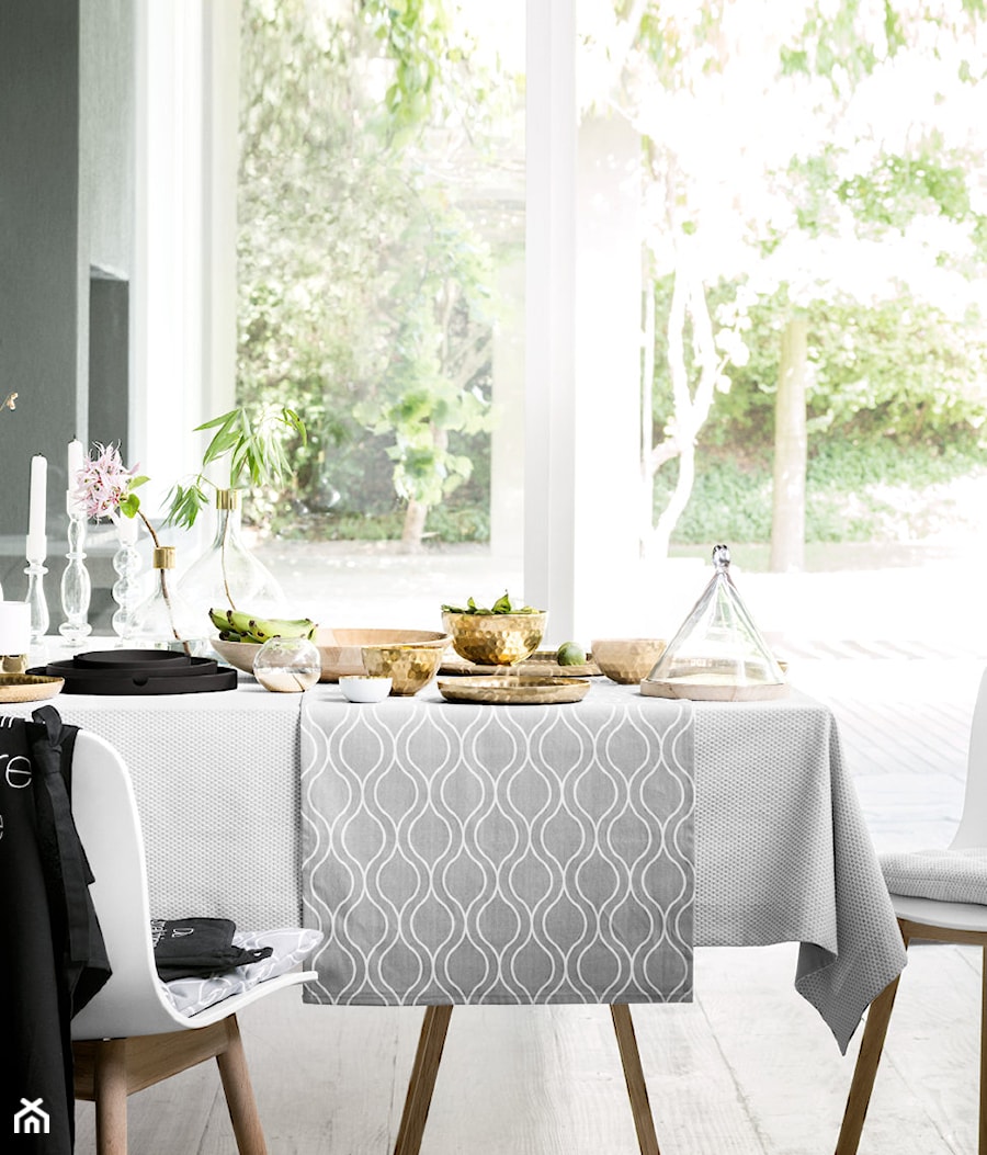 katalog wiosna 2015 - Mała szara jadalnia jako osobne pomieszczenie, styl skandynawski - zdjęcie od H&M Home
