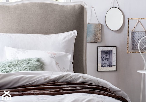 katalog wiosna 2015 - Mała biała sypialnia, styl skandynawski - zdjęcie od H&M Home
