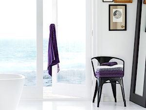 katalog wiosna 2015 - Średnia jako pokój kąpielowy łazienka z oknem, styl minimalistyczny - zdjęcie od H&M Home