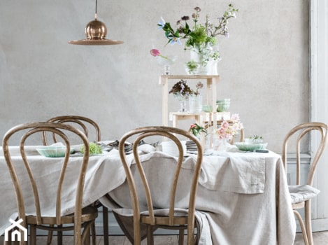 katalog wiosna 2015 - Mała szara jadalnia jako osobne pomieszczenie, styl prowansalski - zdjęcie od H&M Home