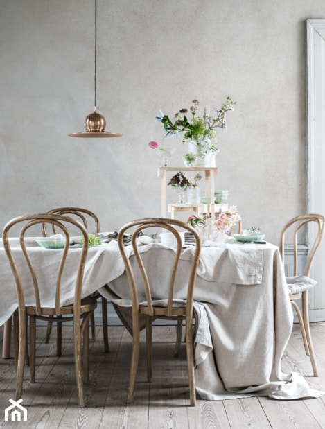 katalog wiosna 2015 - Mała szara jadalnia jako osobne pomieszczenie, styl prowansalski - zdjęcie od H&M Home