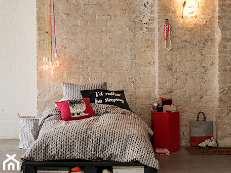 Aranżacje wnętrz - Sypialnia: Autumn 2014 - Sypialnia, styl minimalistyczny - H&M Home. Przeglądaj, dodawaj i zapisuj najlepsze zdjęcia, pomysły i inspiracje designerskie. W bazie mamy już prawie milion fotografii!