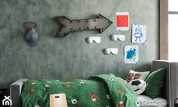 zielona pościel w piłki dla dziecka, świecąca dekoracja ścienna, pokój chłopca