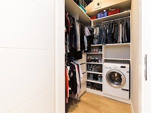 Garderoba z funkcją pralni - zdjęcie od IN2HOME