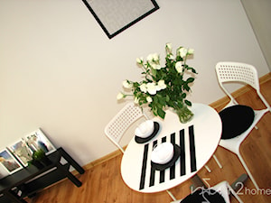Jadalnia wydzielona w pokoju dziennym - zdjęcie od IN2HOME