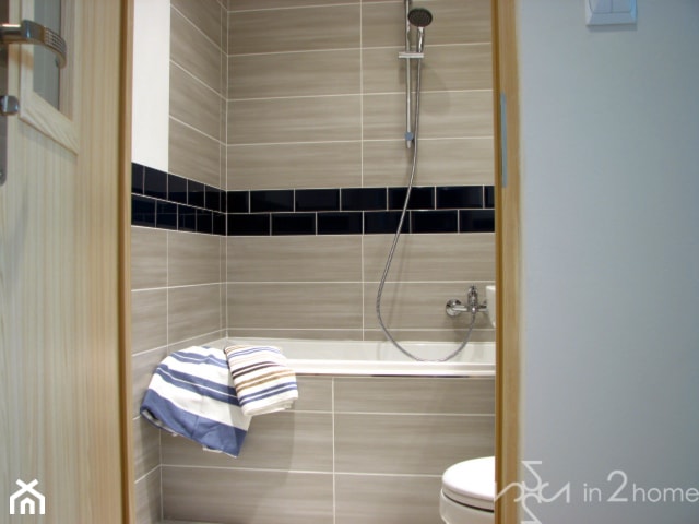Estetyczna łazienka bardzo niskim kosztem - zdjęcie od IN2HOME