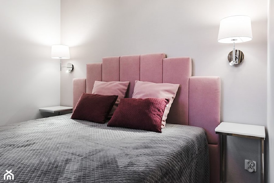 Apartament w Krakowie wzorowany na filmie "Grand Budapest Hotel" - Sypialnia, styl glamour - zdjęcie od Jankowska Design