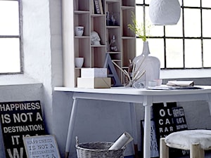 Miejsce do pracy - Małe białe biuro, styl skandynawski - zdjęcie od agamartin.com