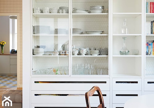 Vintage z pepitką - Średnia biała jadalnia jako osobne pomieszczenie, styl nowoczesny - zdjęcie od BLOKprojekt