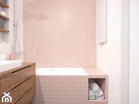 Aranżacje wnętrz - Łazienka: Retro łazienka z różowymi płytkami na ścianie. - Studio Monocco. Przeglądaj, dodawaj i zapisuj najlepsze zdjęcia, pomysły i inspiracje designerskie. W bazie mamy już prawie milion fotografii!