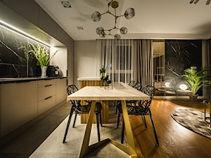 MARBLE ELEGANCE - Średni czarny szary salon z kuchnią z jadalnią, styl nowoczesny - zdjęcie od INDEZZO