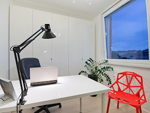 Nowoczesne mieszkanie w Gdańsku - Małe w osobnym pomieszczeniu białe biuro, styl nowoczesny - zdjęcie od INDEZZO